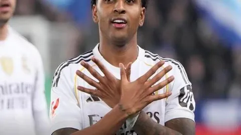 [图]曼城阿森纳互交白卷，哈兰德卡拉菲奥里各建一功